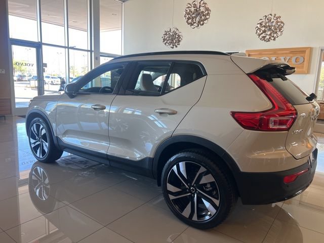 New 2026 Volvo XC40 B5 Ultra w/ Climate Package AWD/4WD image 2