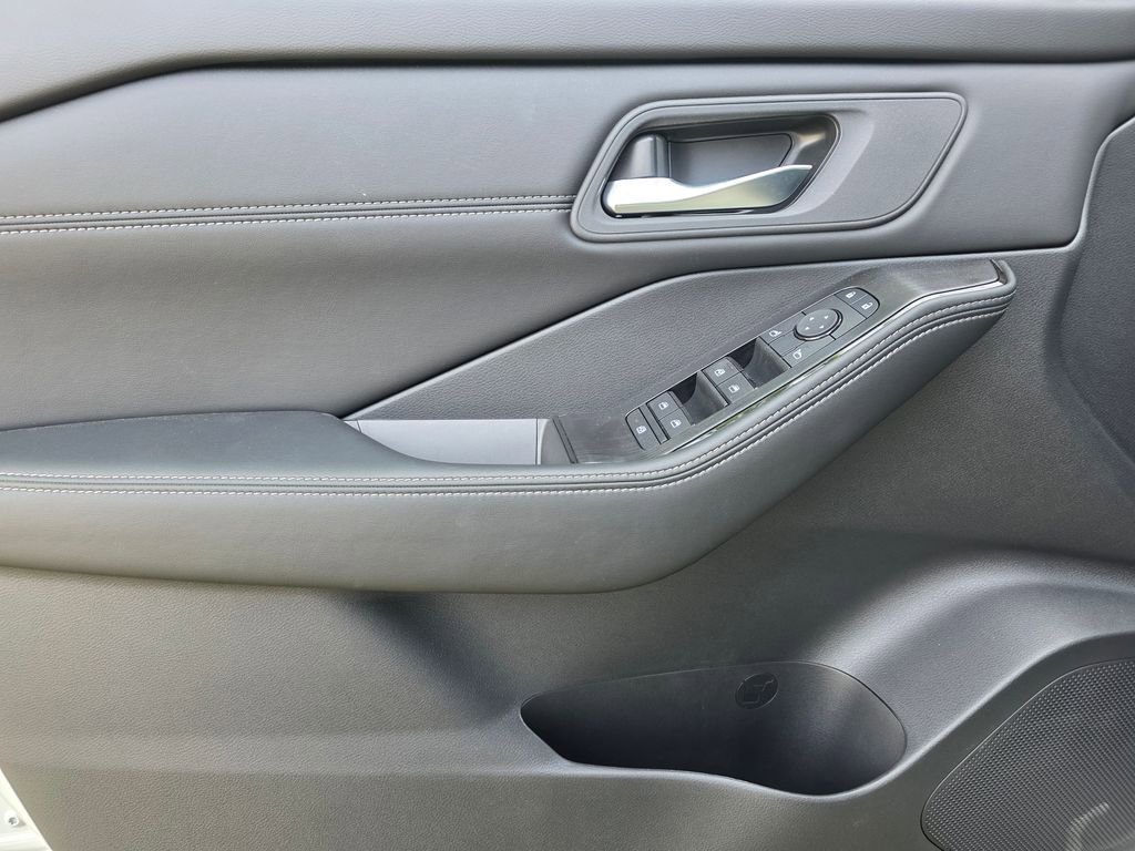 New 2026 Nissan Rogue Dark Armor image 15
