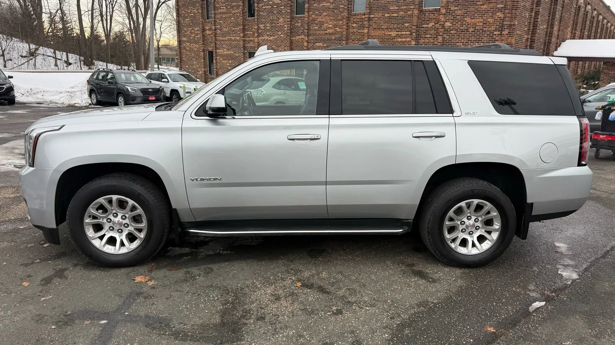 Used 2018 GMC Yukon SLT w/ Open Road Package image 2