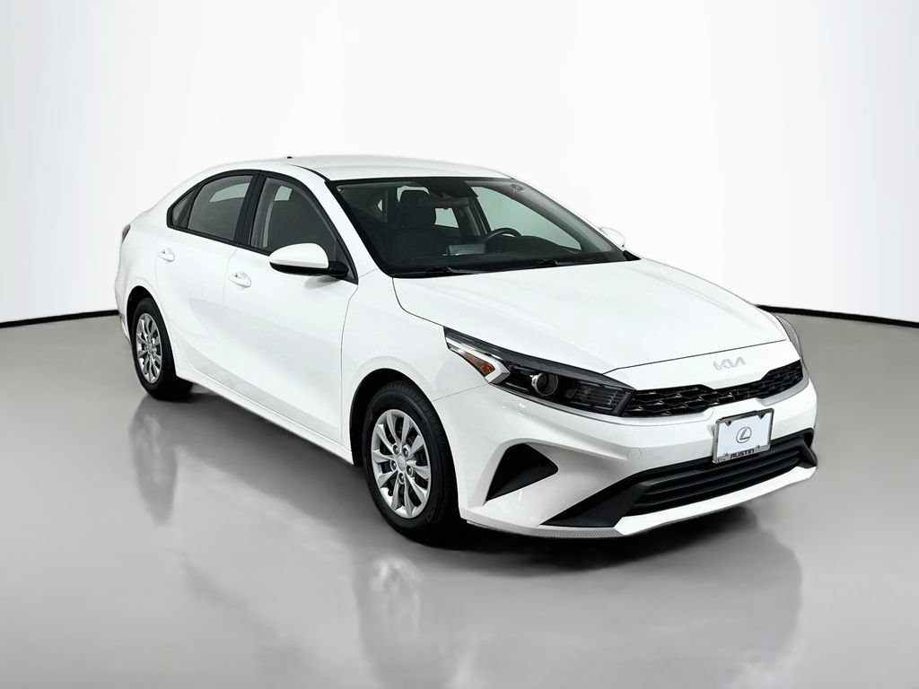 Used 2023 Kia Forte LX FWD image 3