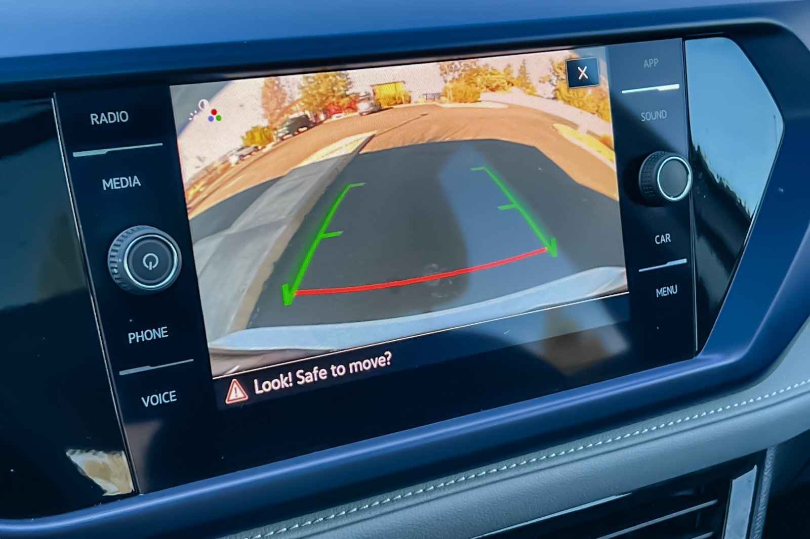 Used 2024 Volkswagen Taos SE image 26