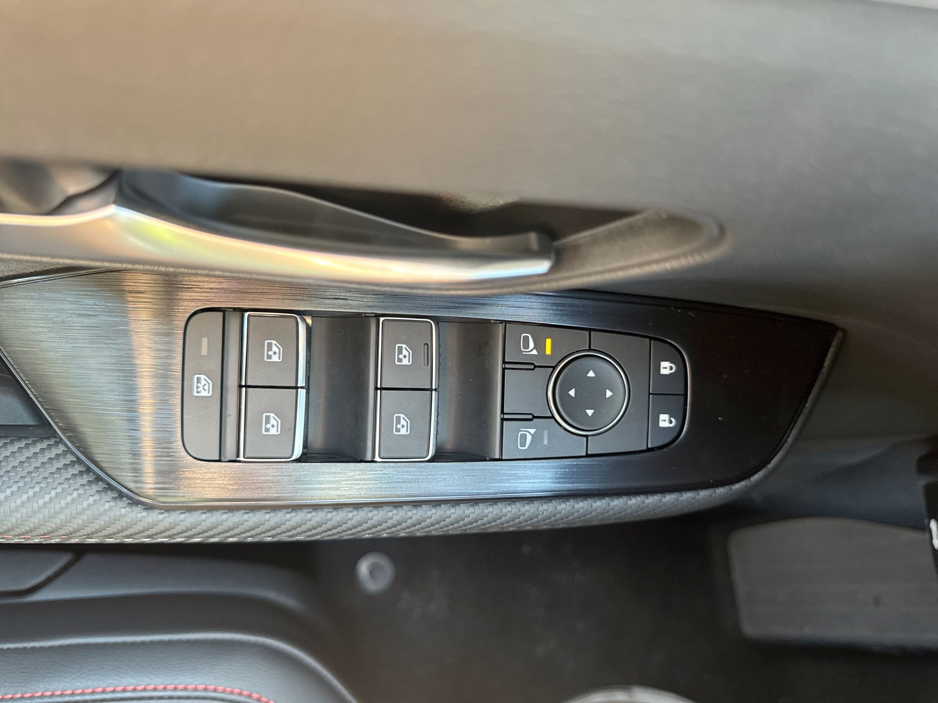 New 2026 Nissan Kicks SR w/ Cold Weather Package FWD image 23