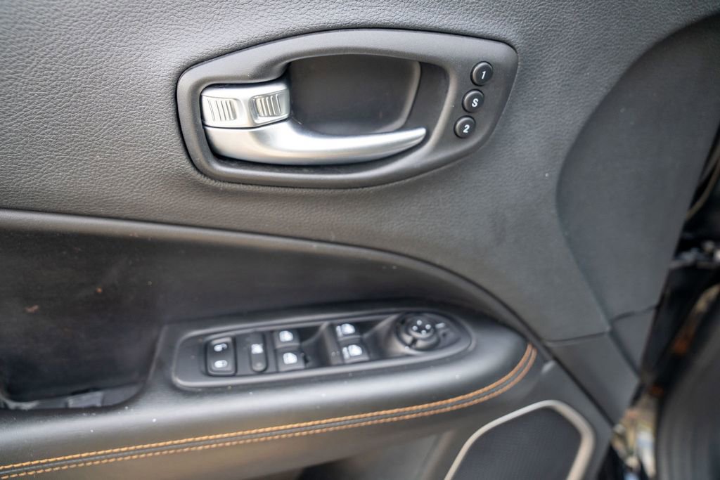 Used 2021 Jeep Compass Limited w/ Elite Interior Group image 17