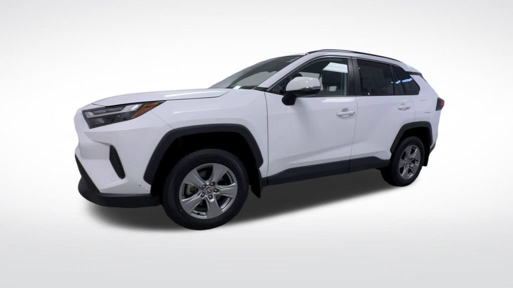Used 2024 Toyota RAV4 XLE w/ Convenience Package AWD/4WD image 4