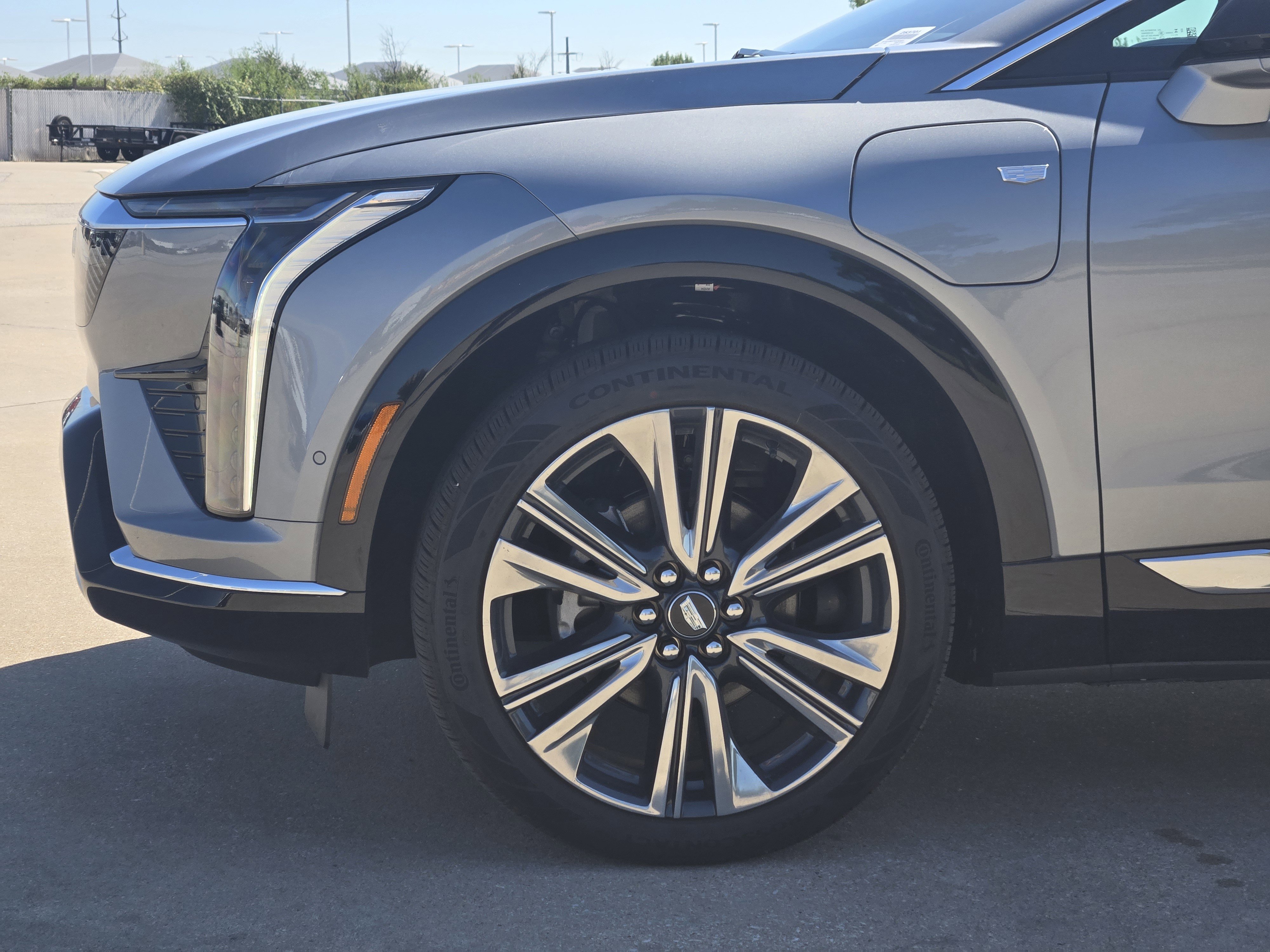 New 2025 Cadillac Optiq Luxury 2 image 5