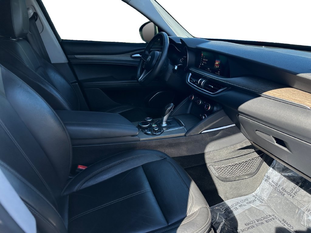 Used 2018 Alfa Romeo Stelvio Ti AWD/4WD image 30