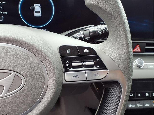 Used 2024 Hyundai Elantra SEL FWD image 11