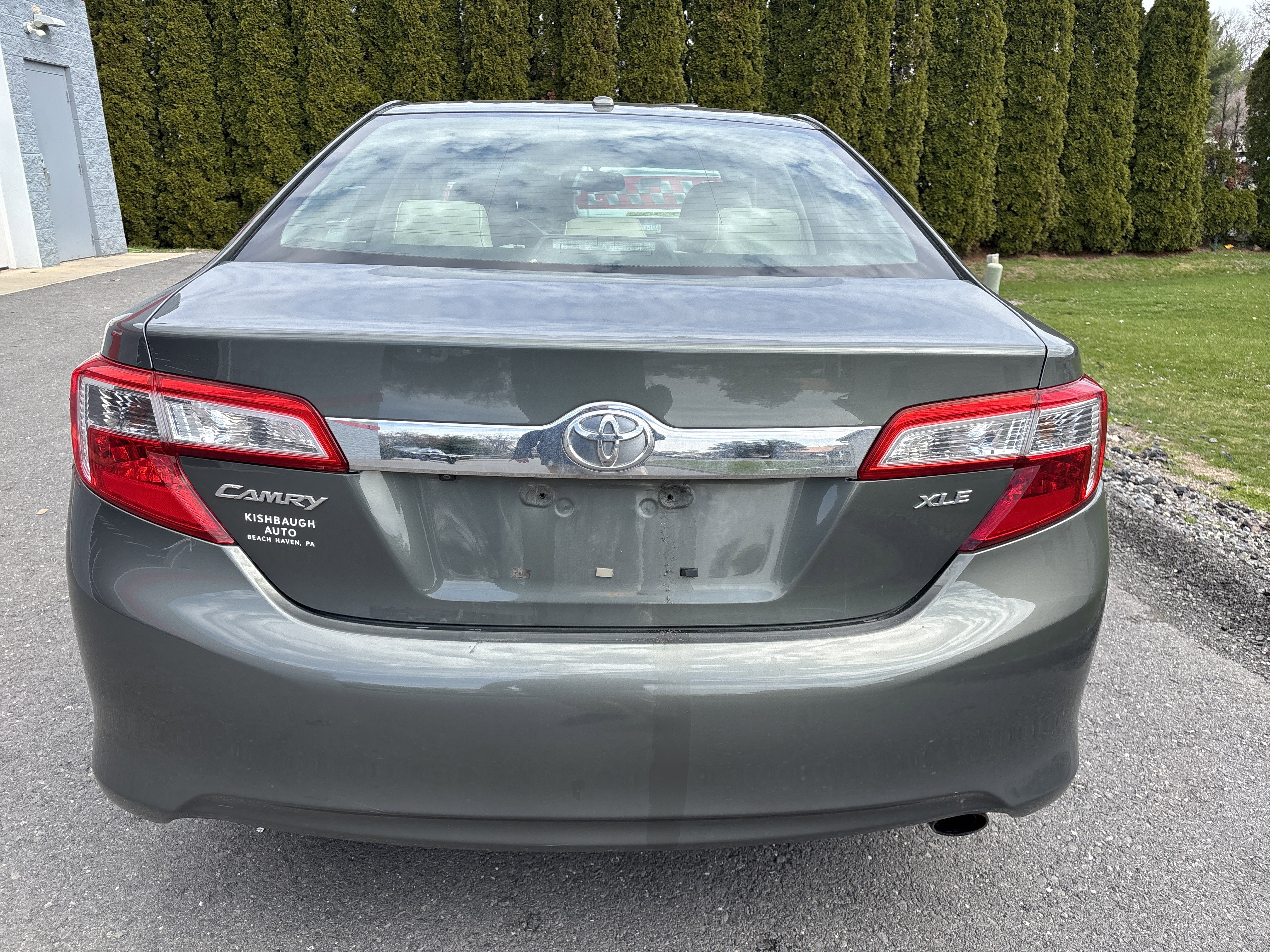 Used 2013 Toyota Camry XLE w/ Convenience Pkg image 4