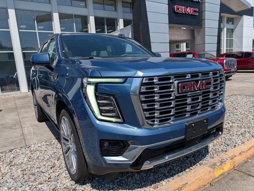 New 2026 GMC Yukon Denali w/ Denali Reserve Package AWD/4WD image 2