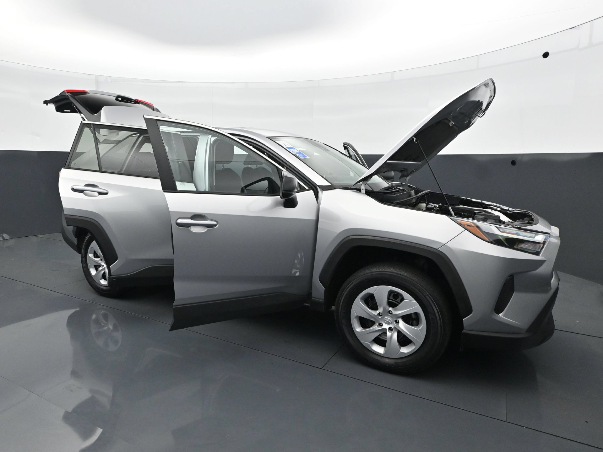 Used 2024 Toyota RAV4 LE AWD/4WD image 36