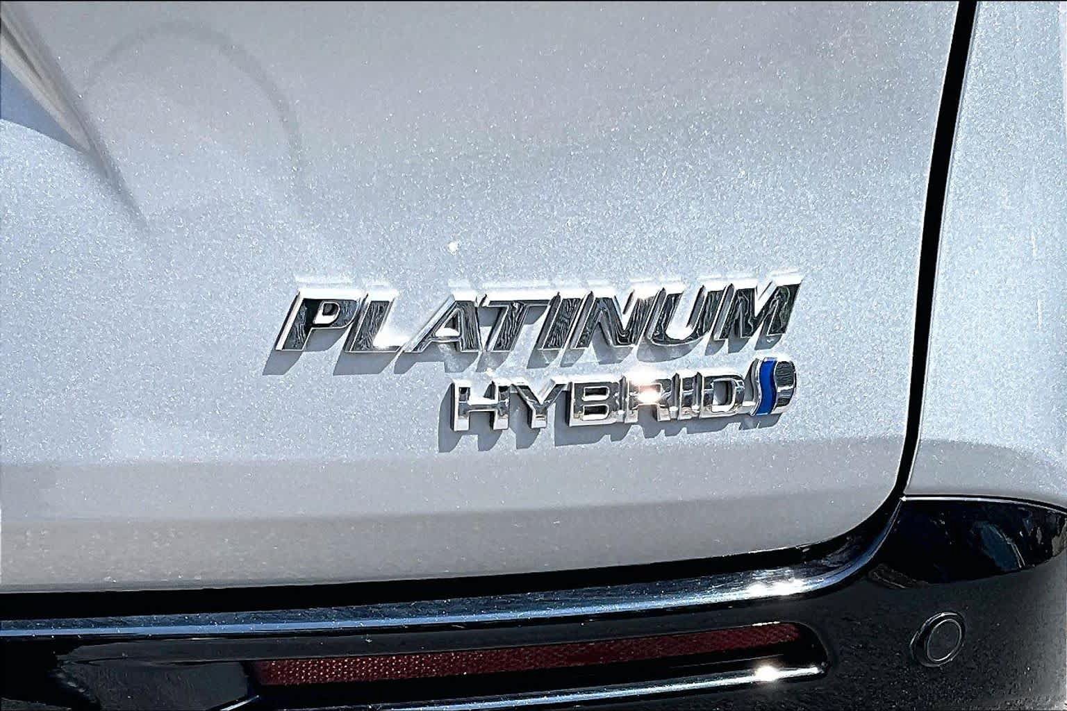 Certified 2023 Toyota Sienna Platinum FWD image 10