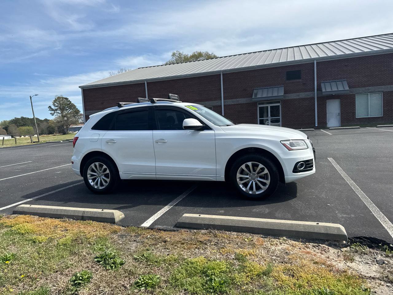 Used 2016 Audi Q5 2.0T Premium Plus w/ Technology Package image 3