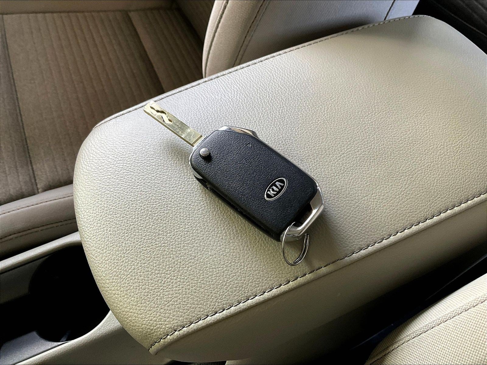 Used 2020 Kia Soul S FWD image 31