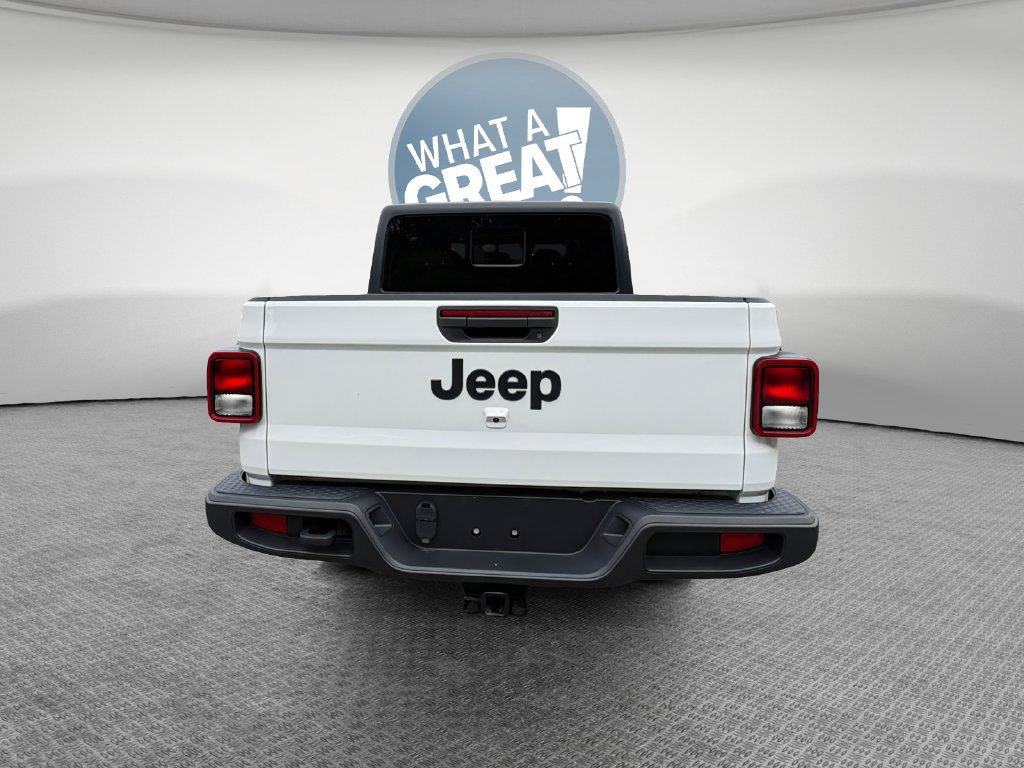 Certified 2022 Jeep Gladiator Sport AWD/4WD image 5