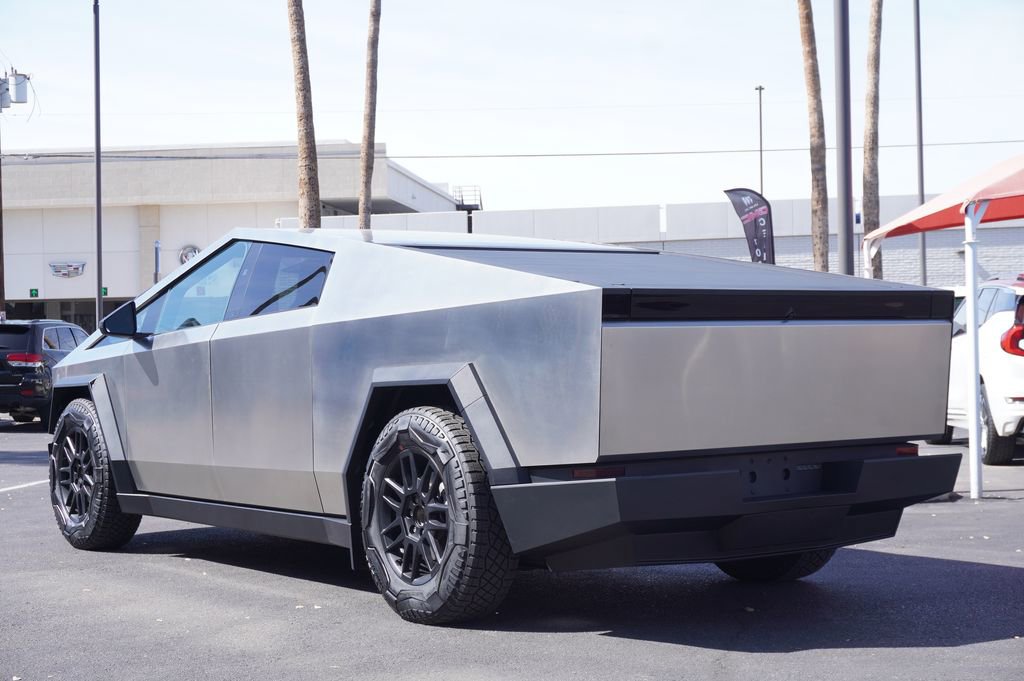 Used 2025 Tesla Cybertruck AWD Crew Cab image 3