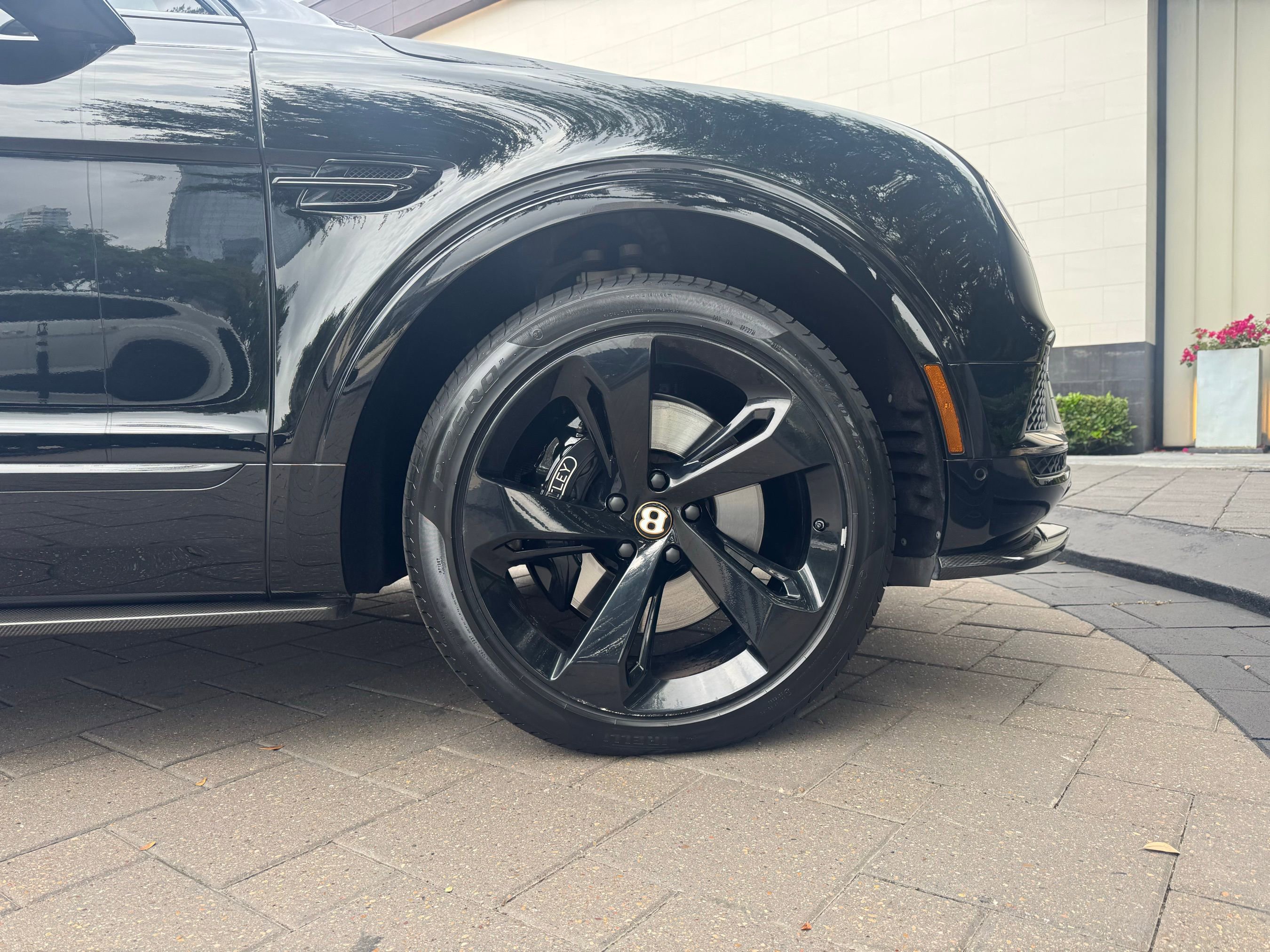 Used 2020 Bentley Bentayga AWD/4WD image 6