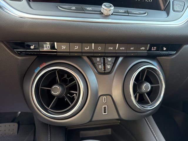 New 2025 Chevrolet Blazer LT w/ Convenience Package FWD image 14