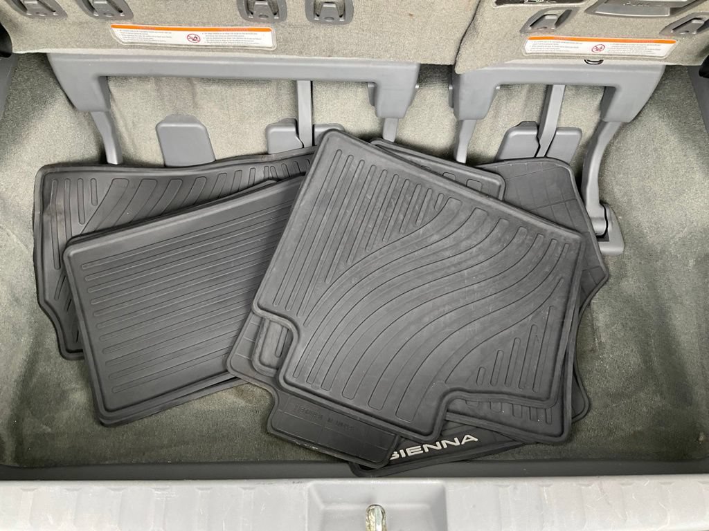 Used 2015 Toyota Sienna XLE AWD/4WD image 40