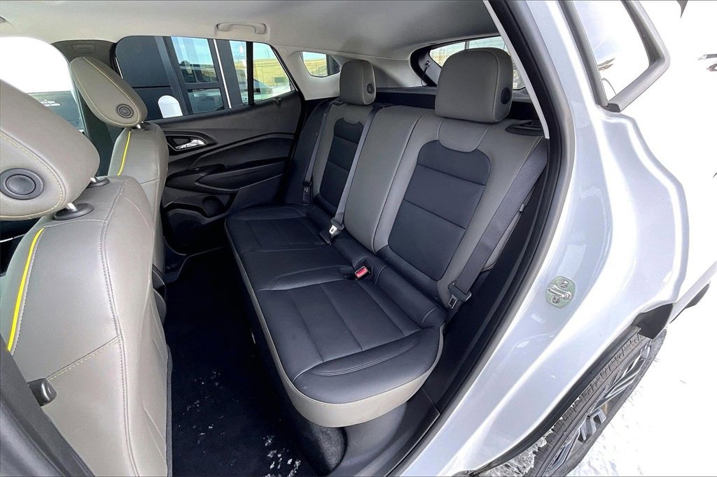 Used 2025 Chevrolet Trax ACTIV w/ Sunroof Package image 26