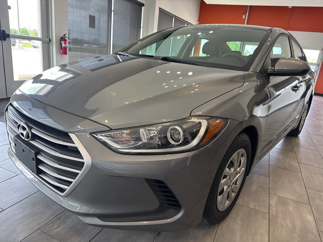 Used 2018 Hyundai Elantra SE FWD image 7