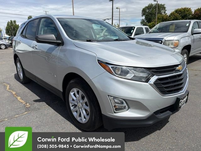 Used 2019 Chevrolet Equinox LS w/ LS Convenience Package FWD image 3
