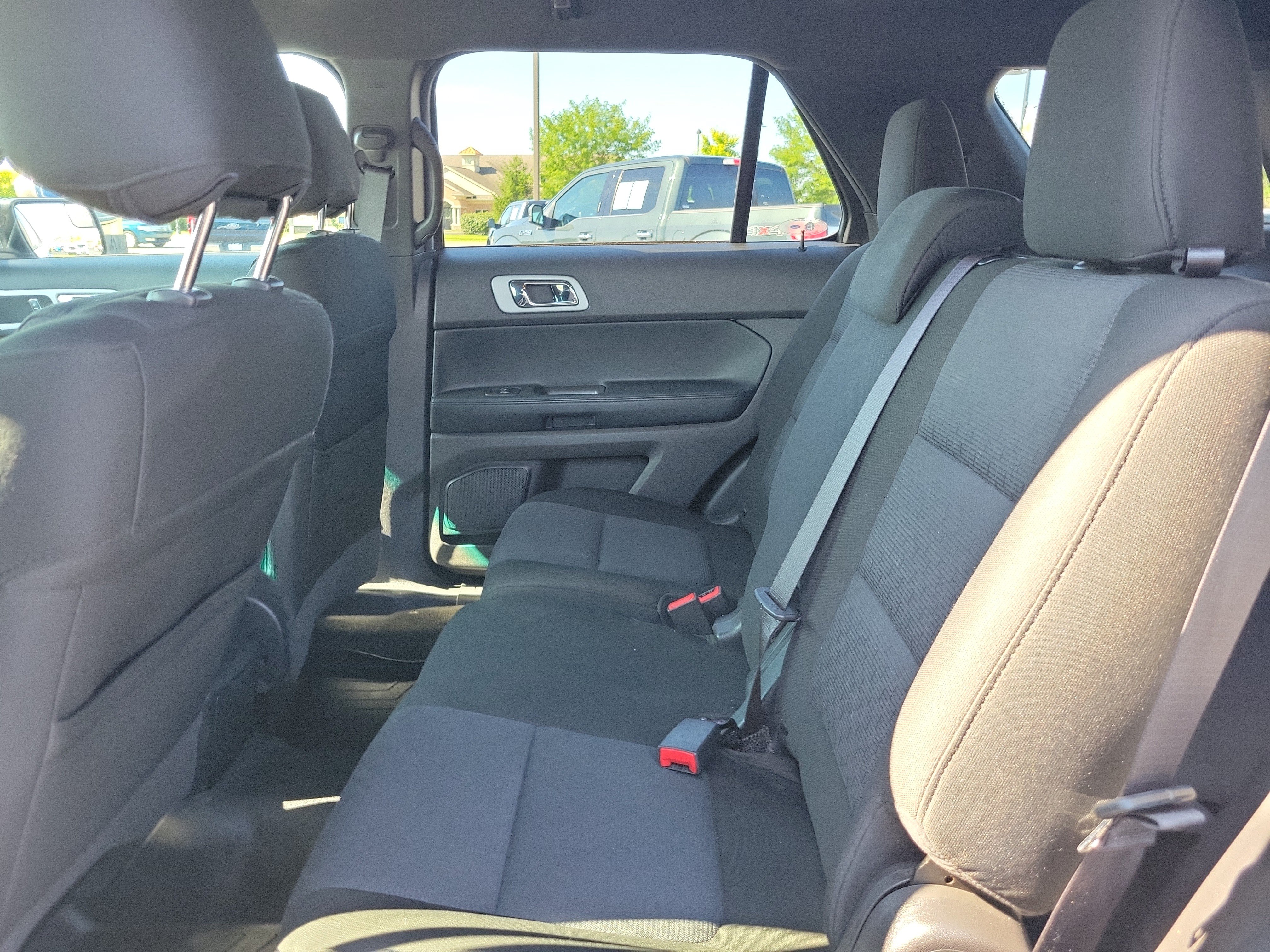 Used 2014 Ford Explorer XLT w/ Equipment Group 201A FWD image 12