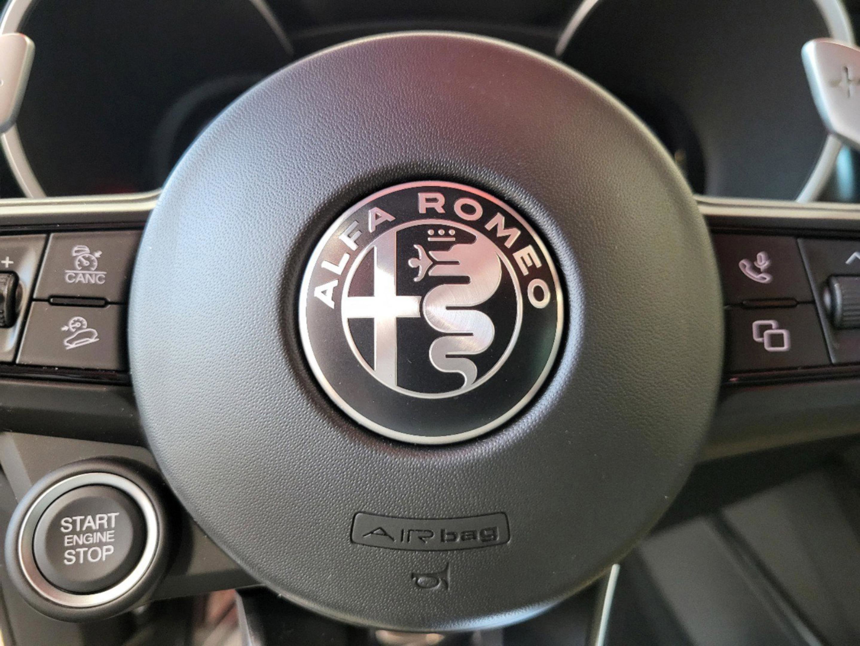 New 2025 Alfa Romeo Stelvio Sprint image 82