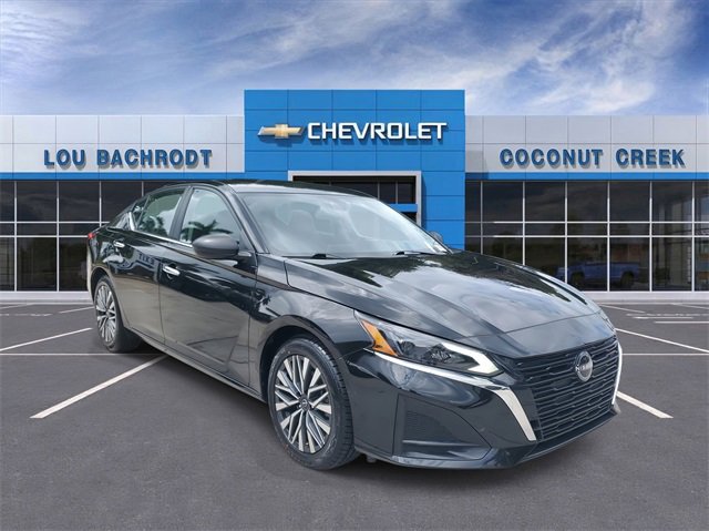 Used 2024 Nissan Altima 2.5 SV