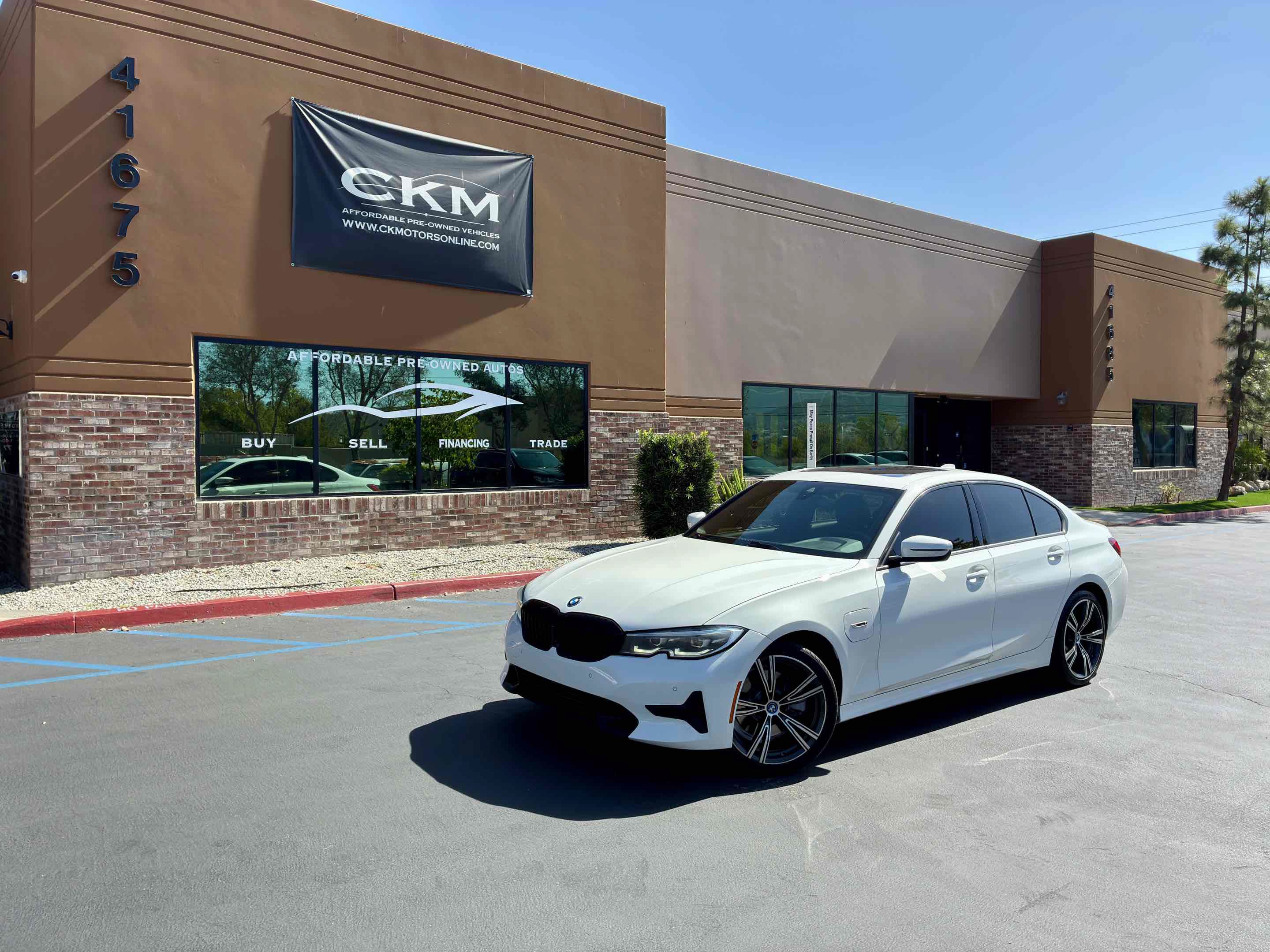 Used 2022 BMW 330e w/ Driving Assistance Package RWD image 2