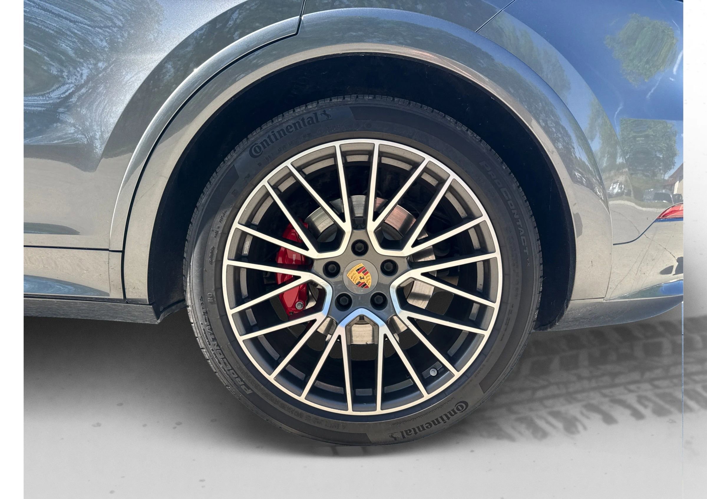 Used 2022 Porsche Cayenne GTS AWD/4WD image 24