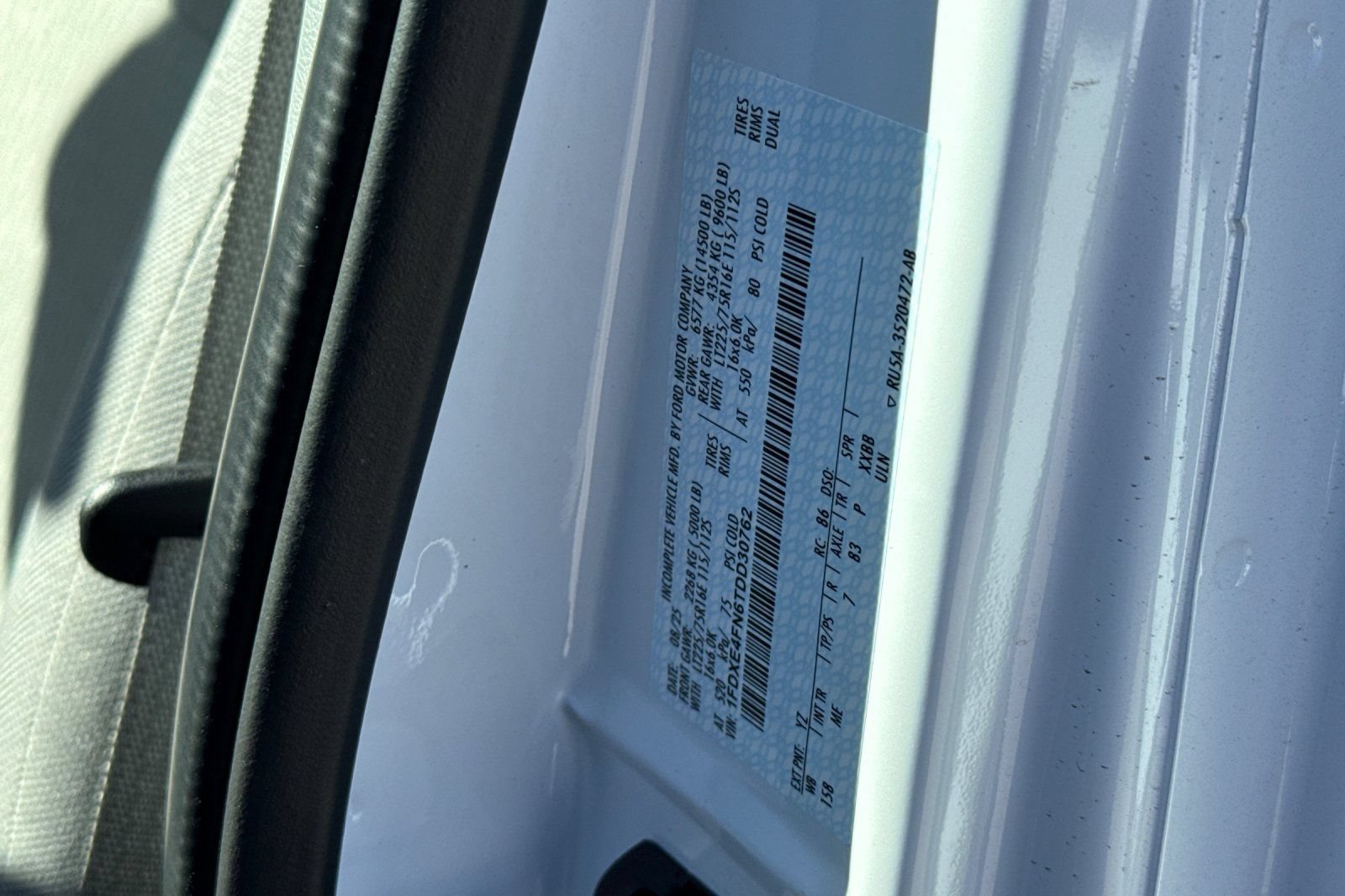 New 2026 Ford E-450 and Econoline 450 Super Duty w/ Interior Upgrade Package RWD image 31