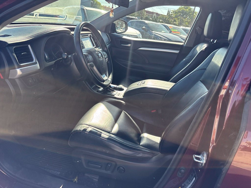 Used 2018 Toyota Highlander XLE FWD image 15