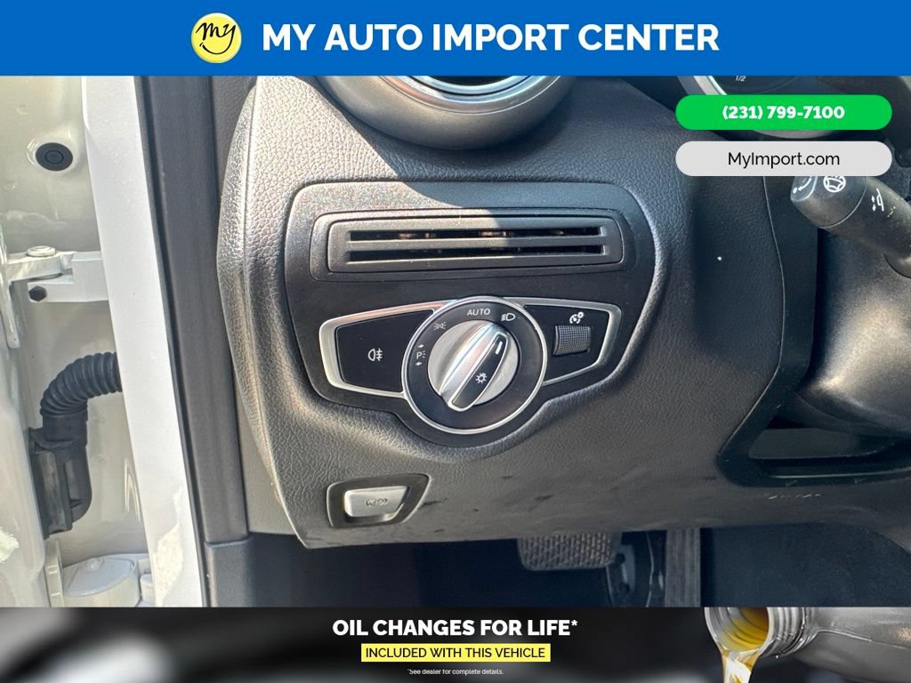 Used 2022 Mercedes-Benz GLC 300 4MATIC w/ Driver Assistance Package image 16