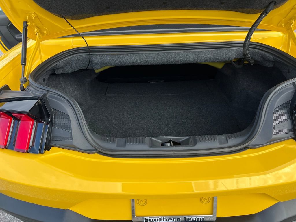 Used 2024 Ford Mustang Convertible image 22