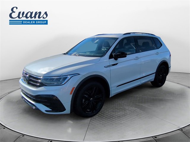 Certified 2022 Volkswagen Tiguan SE R-Line