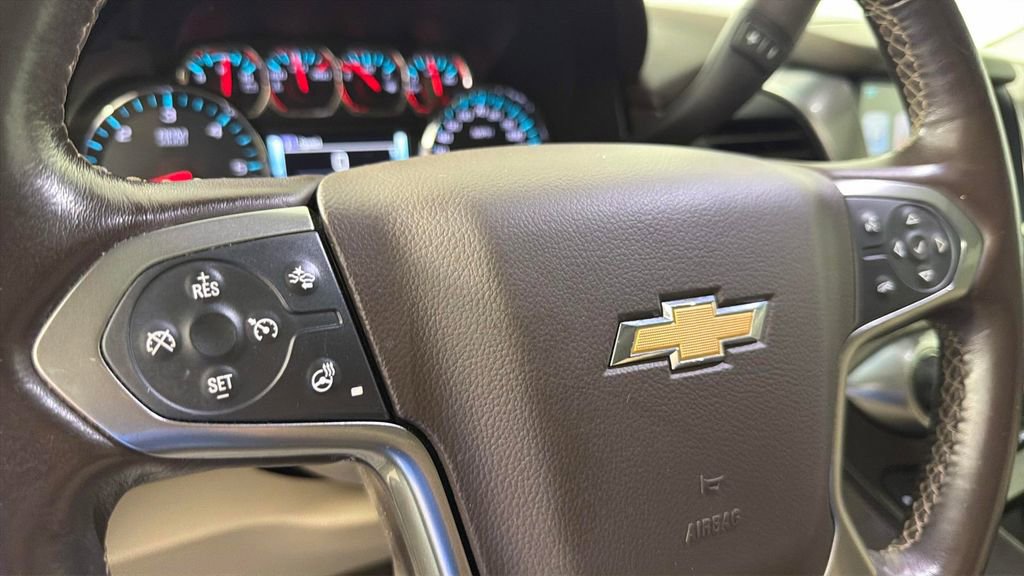 Used 2019 Chevrolet Suburban LT w/ Luxury Package RWD image 23
