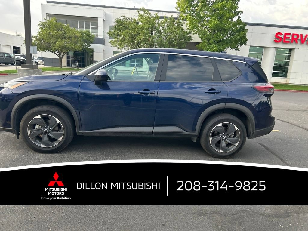 Used 2025 Nissan Rogue SV AWD/4WD image 17