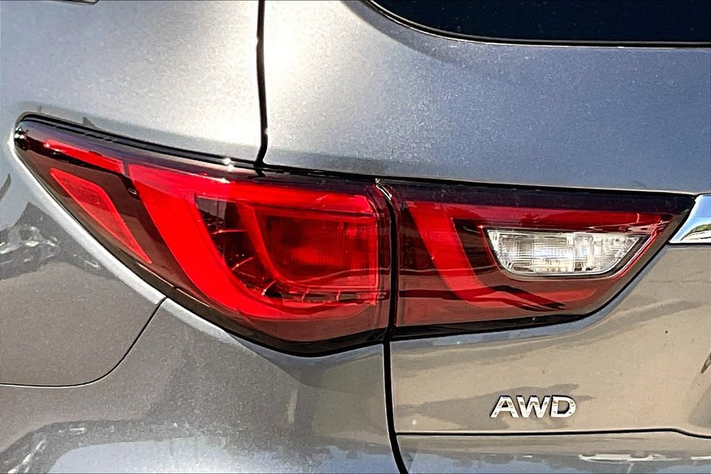 Certified 2020 INFINITI QX60 Luxe w/ Sensory Package AWD/4WD image 12