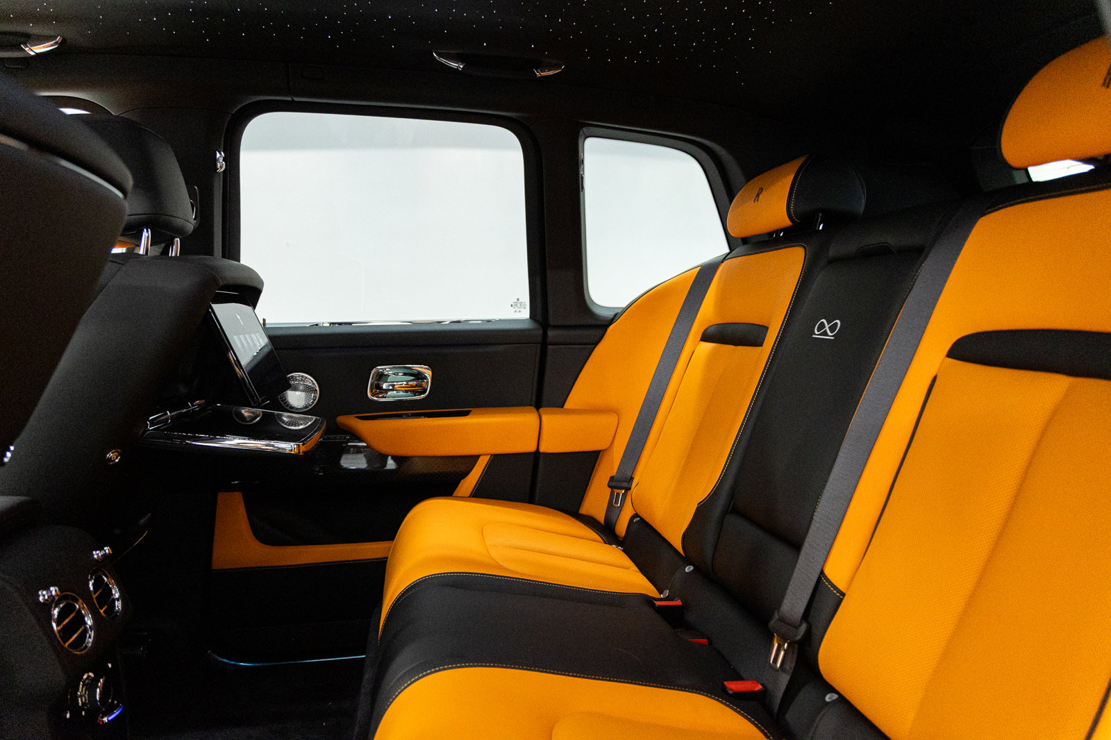 New 2026 Rolls-Royce Cullinan Black Badge AWD/4WD image 40