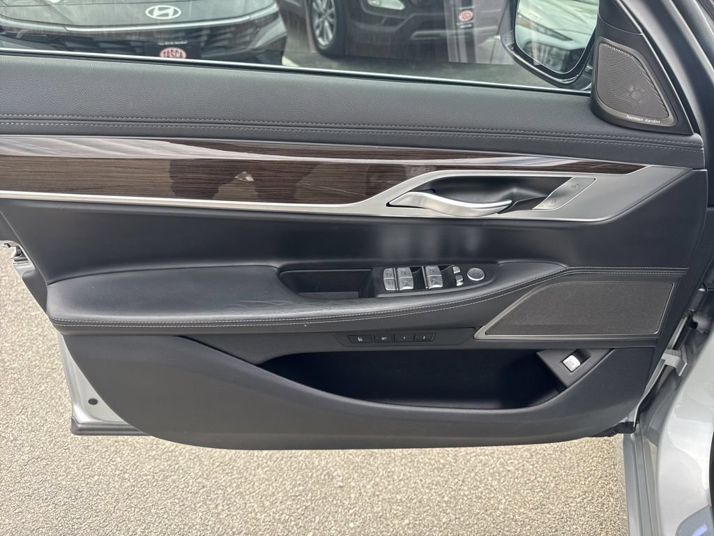 Used 2020 BMW 740i RWD image 16
