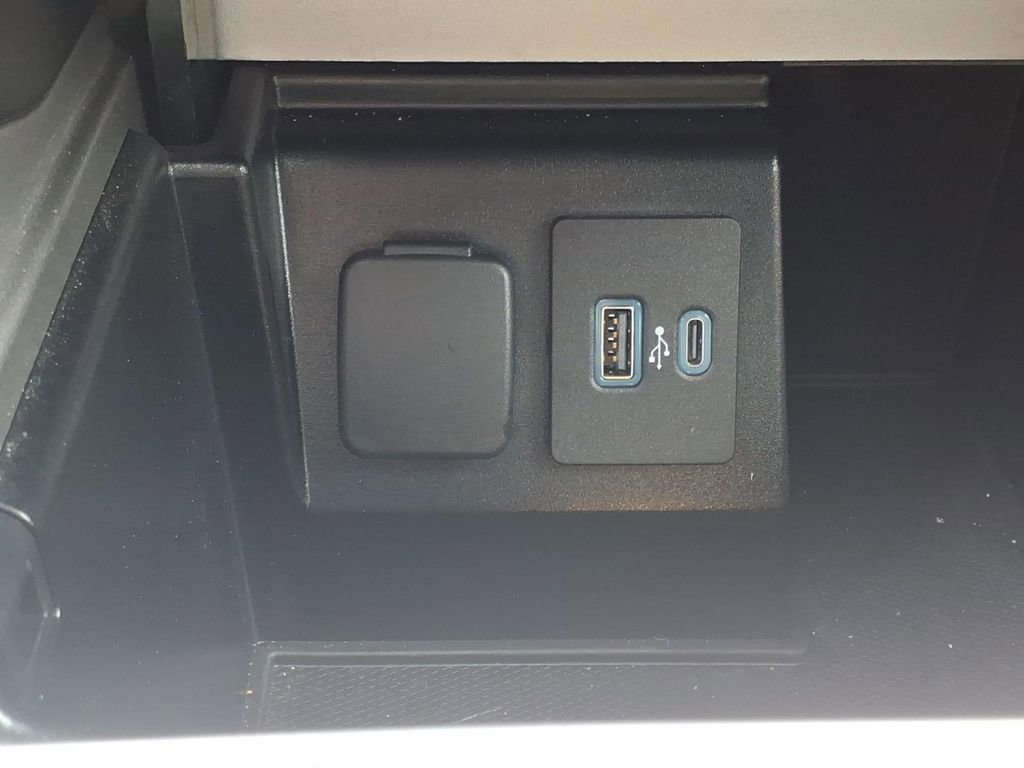 Used 2020 Ford Explorer Limited AWD/4WD image 16