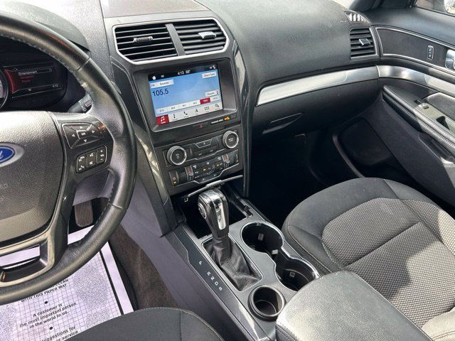 Used 2018 Ford Explorer XLT w/ Equipment Group 201A FWD image 22