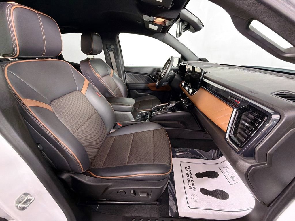 Used 2024 GMC Canyon AT4 w/ AT4 Premium Package image 28