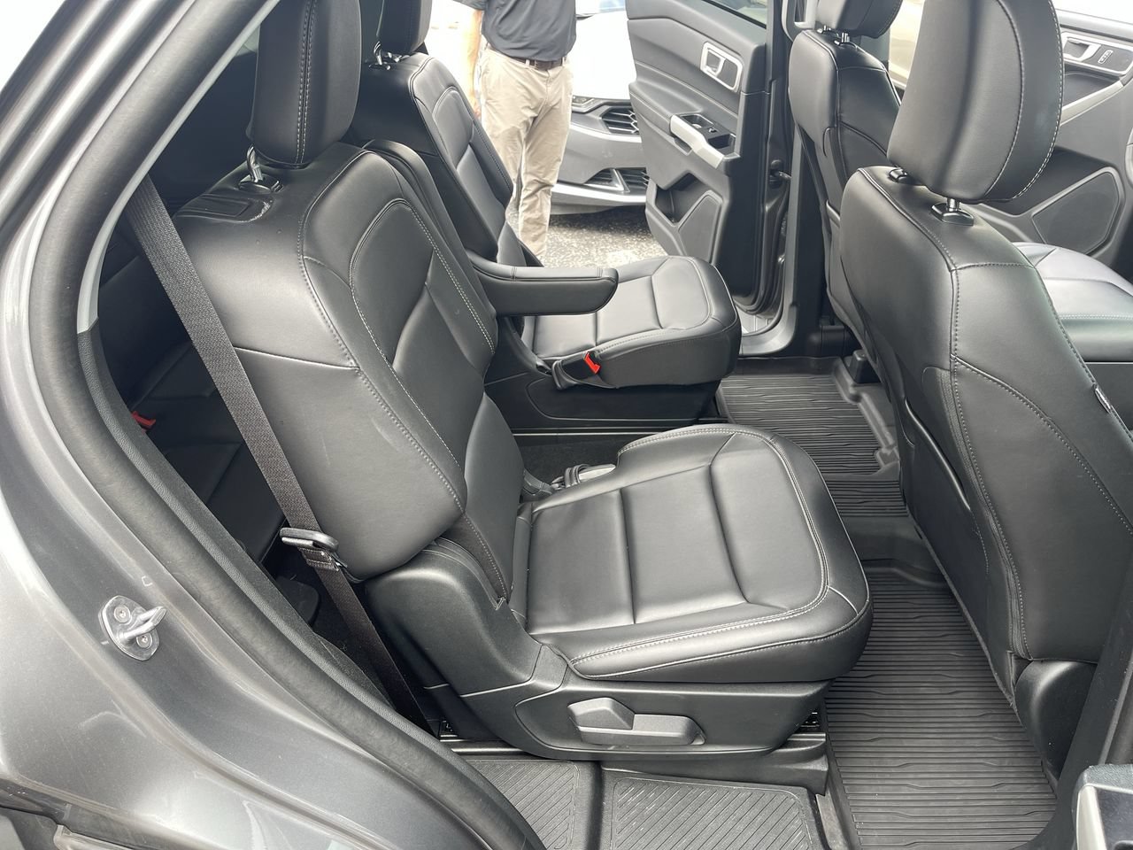 Used 2024 Ford Explorer XLT w/ Equipment Group 202A AWD/4WD image 25