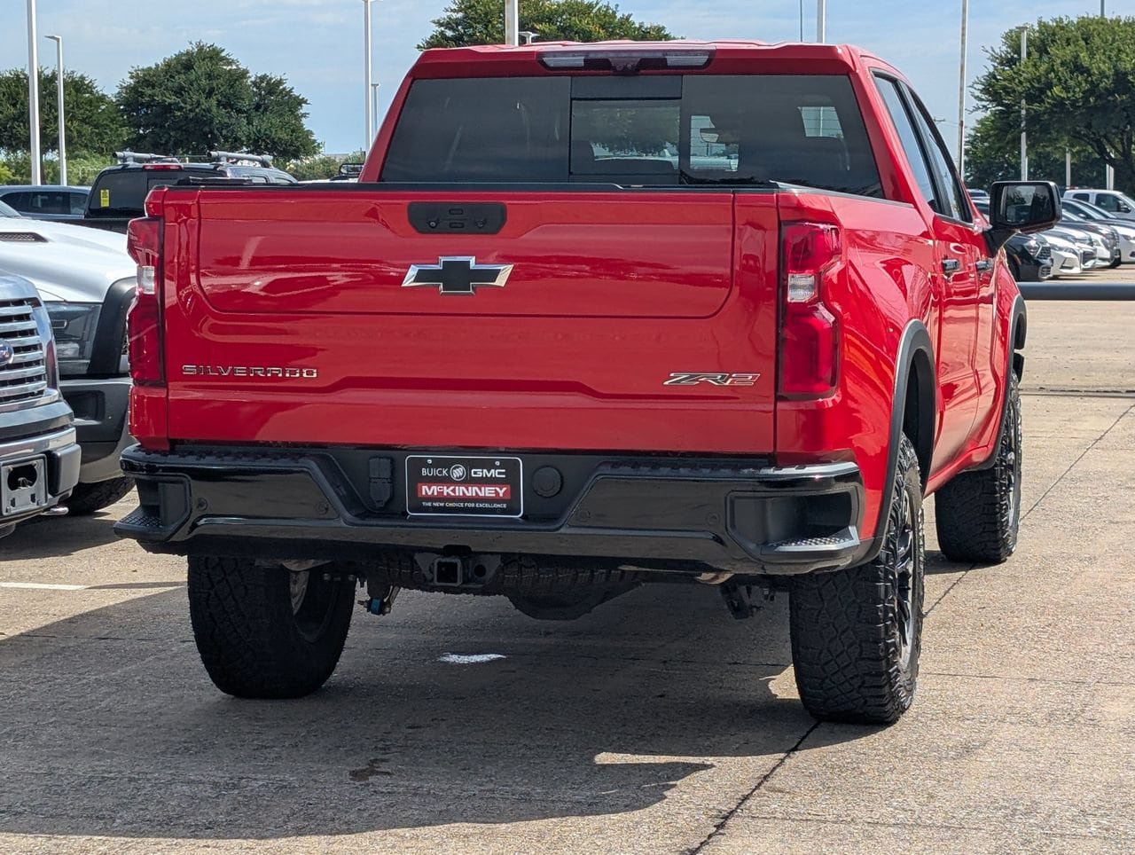 Used 2023 Chevrolet Silverado 1500 ZR2 w/ Technology Package AWD/4WD image 4