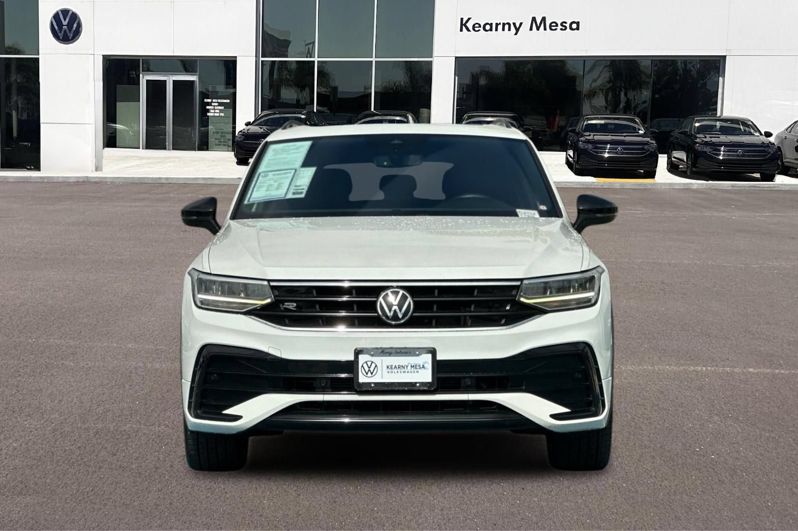 Used 2023 Volkswagen Tiguan SE R-Line FWD image 9
