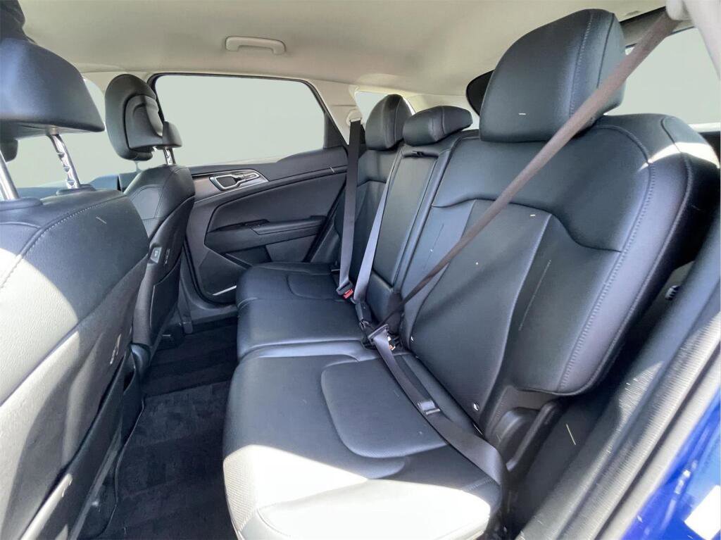 Used 2023 Kia Sportage EX AWD/4WD image 14