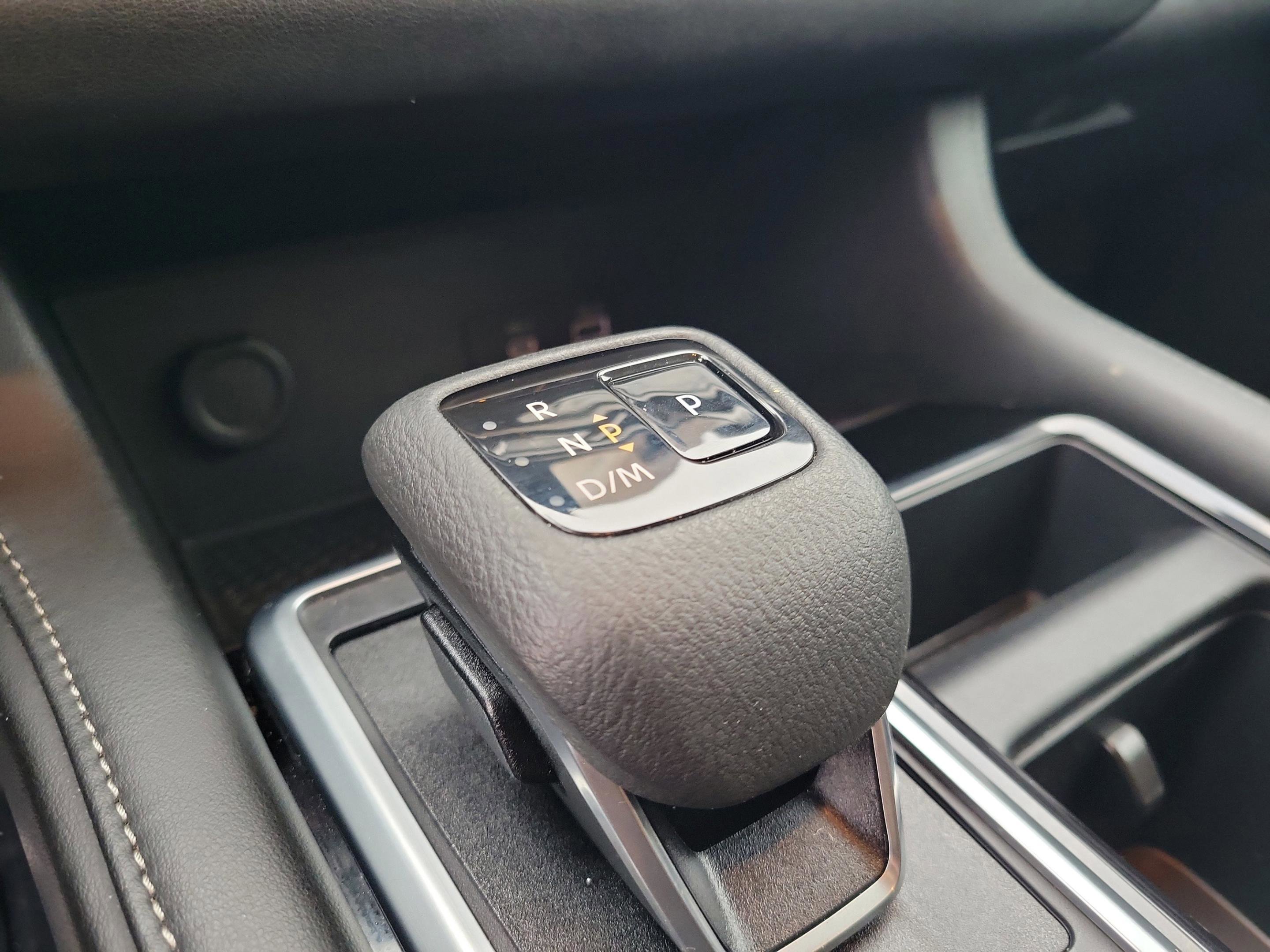 Certified 2025 Nissan Pathfinder SV image 35