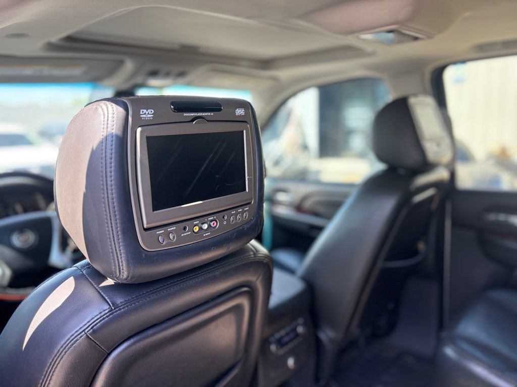 Used 2007 Cadillac Escalade AWD w/ Information Package image 24
