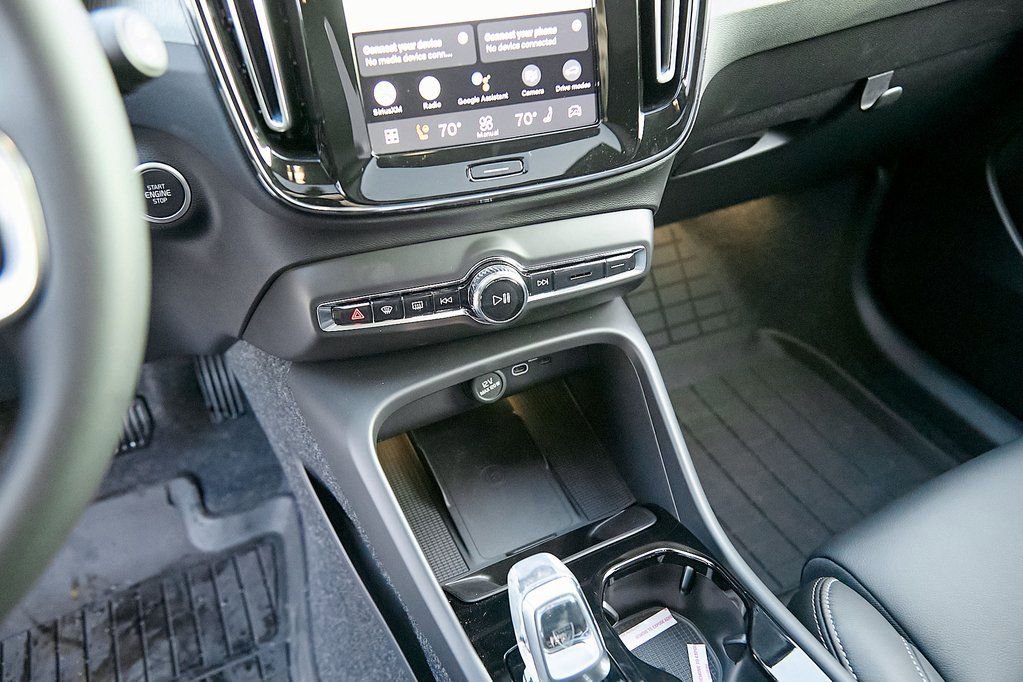 New 2026 Volvo XC40 B5 Ultra w/ Protection Package Premier image 16